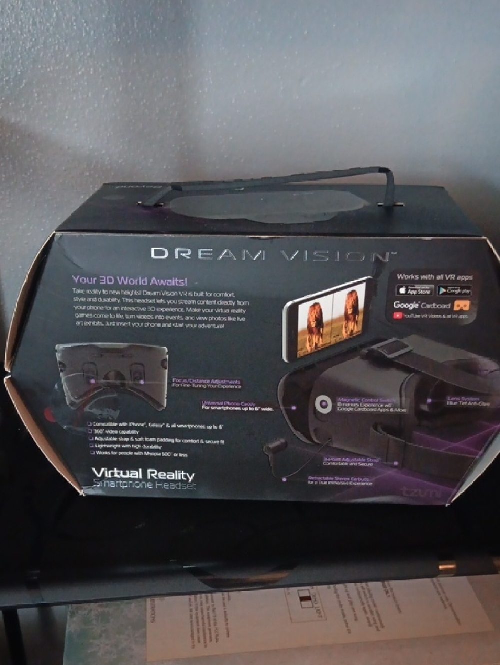 Dream Vision Black Virtual Reality Smartphone Headset by Tzumi - Picture 2 of 2